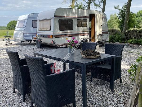 BED & BREAKFAST . 5 MIN FROM E47 . 2 CARAVANS . DOGS WELCOME . COSY FARM BnB