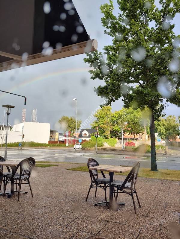 La Vida Cafe Restaurant Pizza Pasta Place