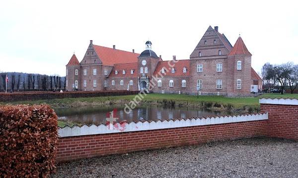 Ulstrup Slot